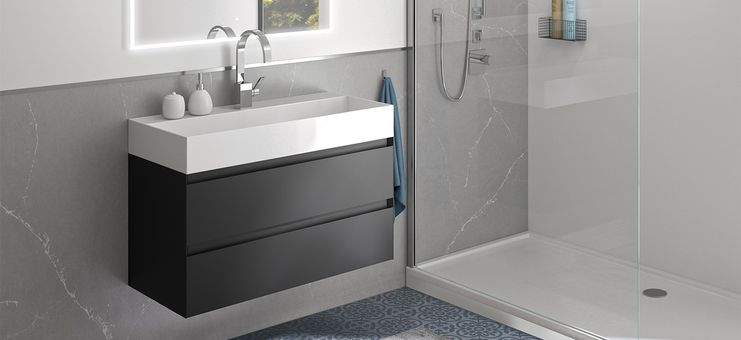 graz acryl duschwanne Modernes Badezimmer mit einem schwebenden schwarzen Waschtisch und einem weißen Waschbecken, einer wandmontierten Armatur, einem blauen Handtuch und einer Duschkabine aus Glas mit grauen Marmorwänden und gemusterten blauen Bodenfliesen.